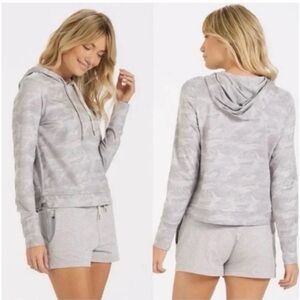 Vuori Halo Essential Hoodie Pale Heather Camo